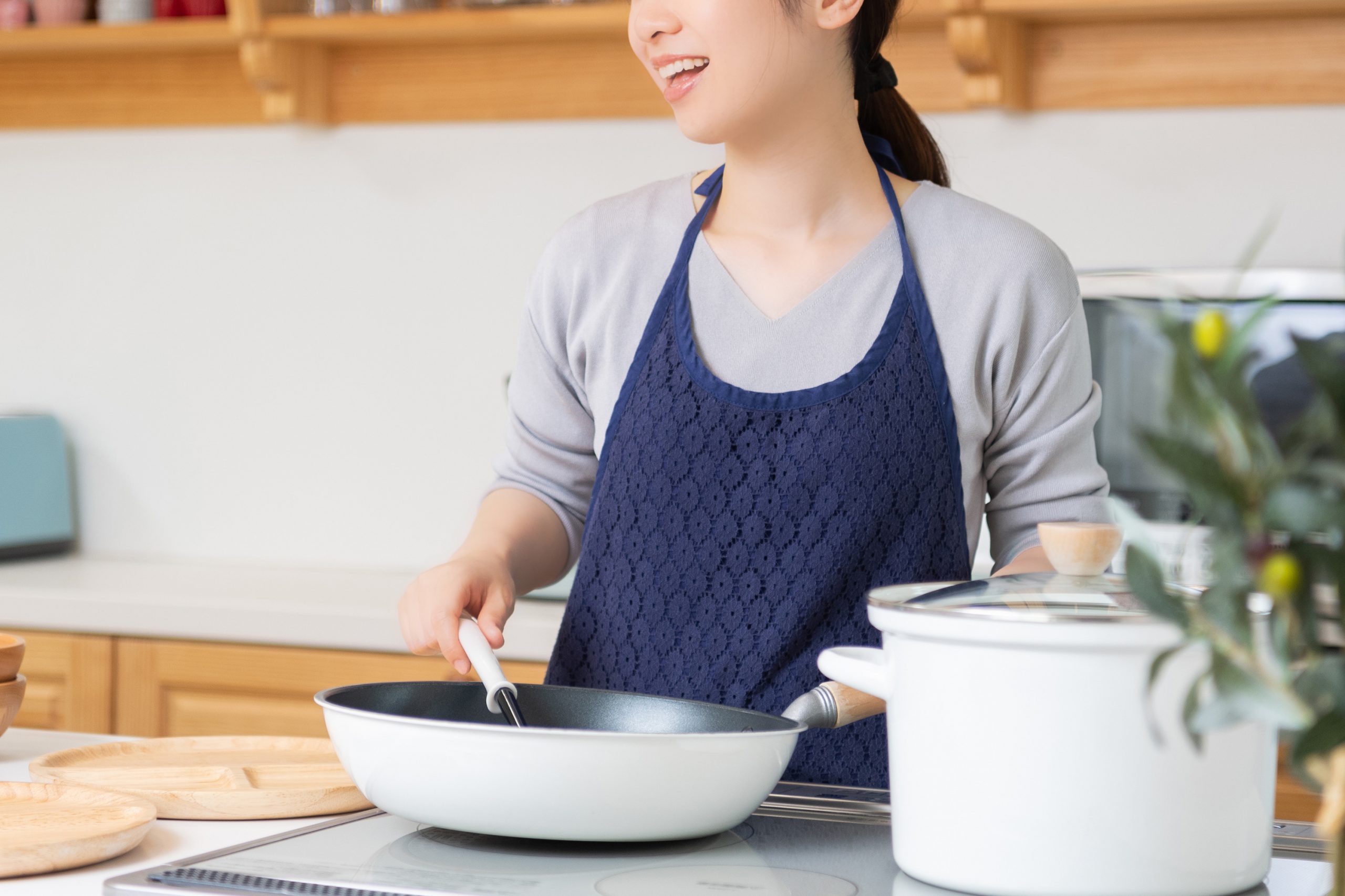 母の日にお母さんに贈るプレゼントは、料理好きなお母さんにはキッチングッズのプレゼントを選ぼう