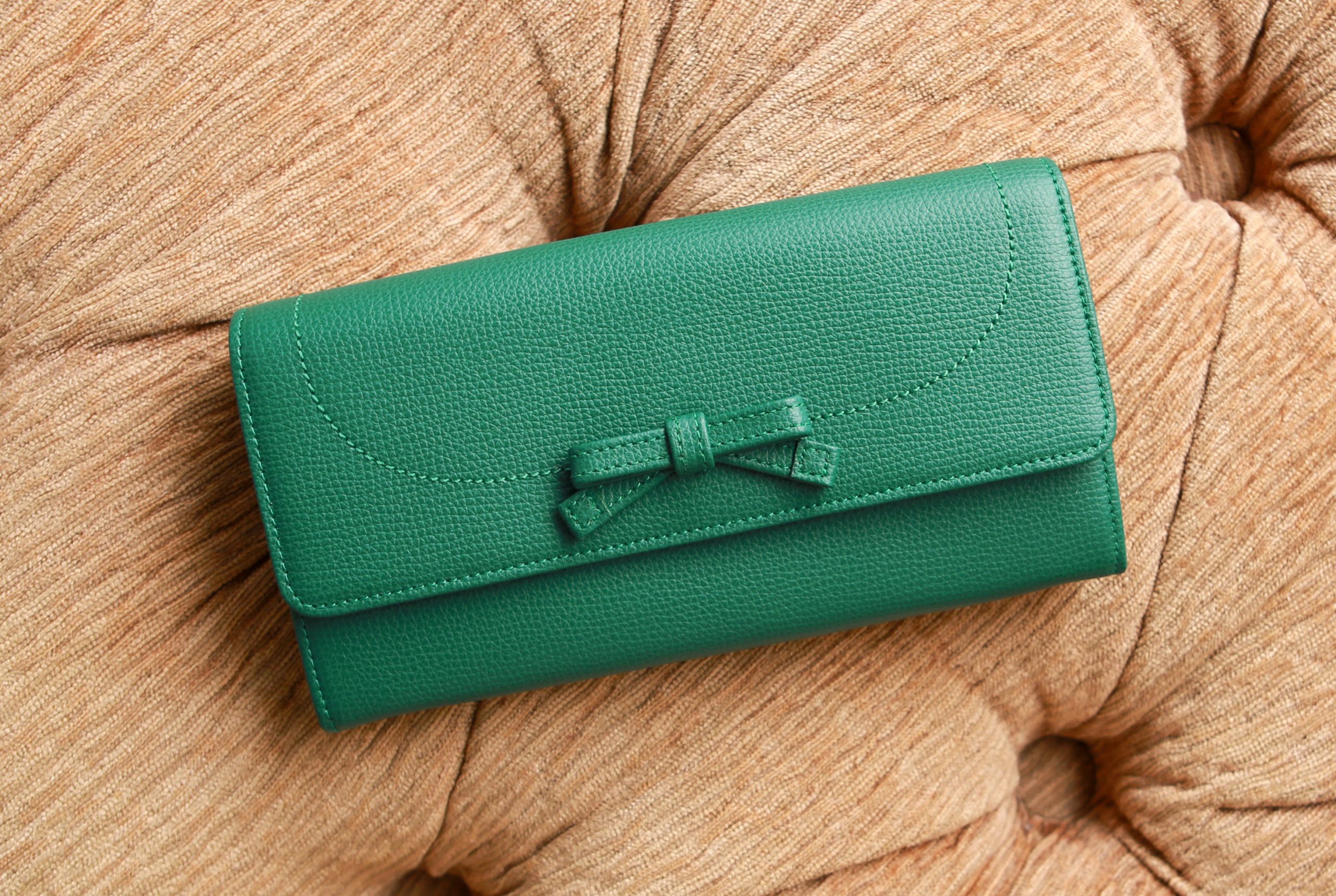 2021年は緑のお財布がおすすめ！魅力がいっぱい♪おしゃれで人気なレディースブランド財布22選