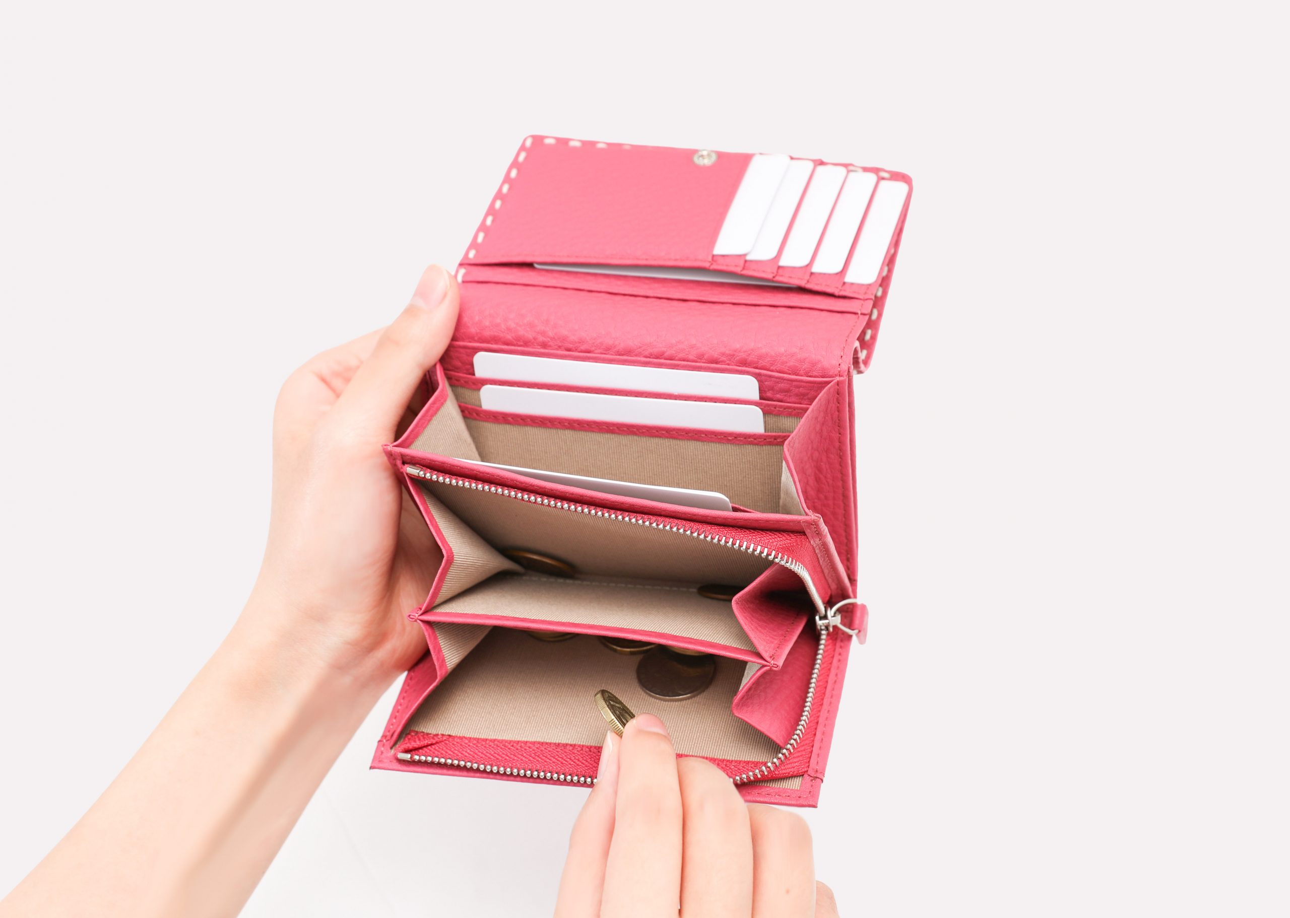 小さいのに使いやすい ミニ財布 人気ブランド17選とおすすめレディースミニ財布をご紹介します
