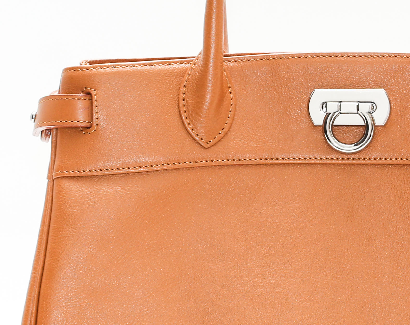 決定版 30代女性におすすめ 通勤バッグ18選 Pcサイズなど上品な印象のレディースバッグ 選び方のポイントをご紹介します