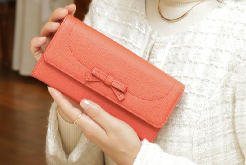 母への還暦祝いに喜ばれるブランド財布14選！人気ブランドランキングTOP10も公開します
